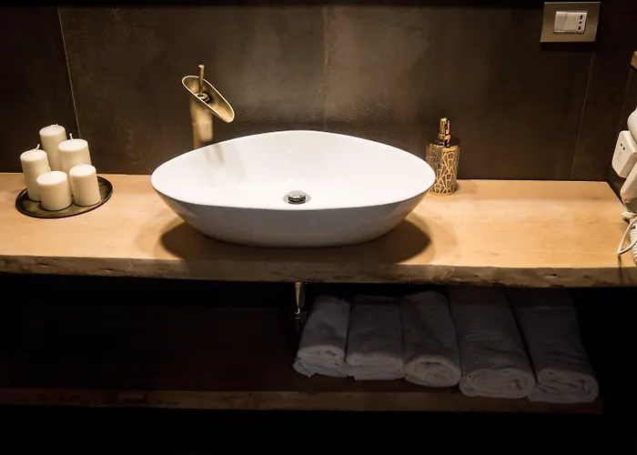 Toledo Class 4* נאפולי