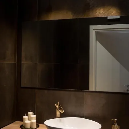 Toledo Class Bed & Breakfast