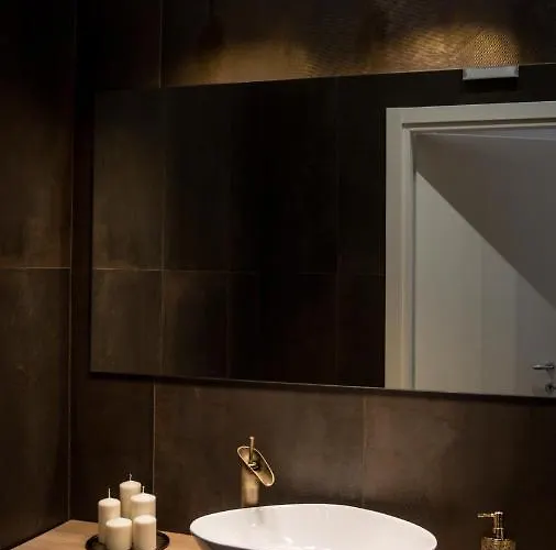 Toledo Class Bed & Breakfast