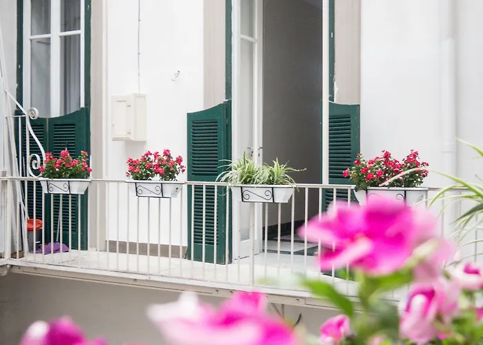 Toledo Class Bed & Breakfast Neapel